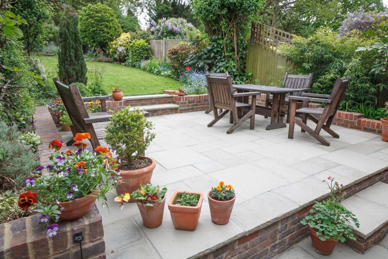 Planting And Flower Bed Maintenance in Reading